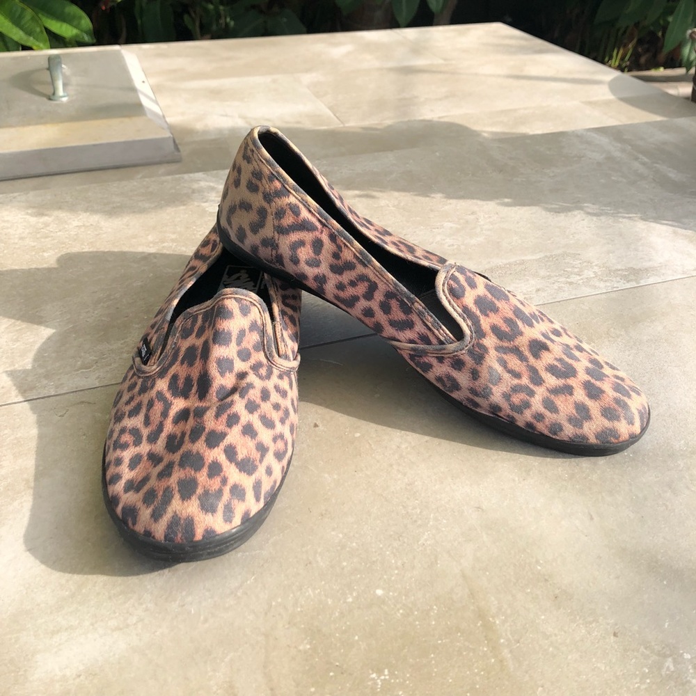 VANS • Low Pro Leopard slip on